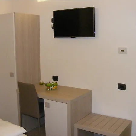 Nuova Ostiglia 3* 퀸토 디 트레비소