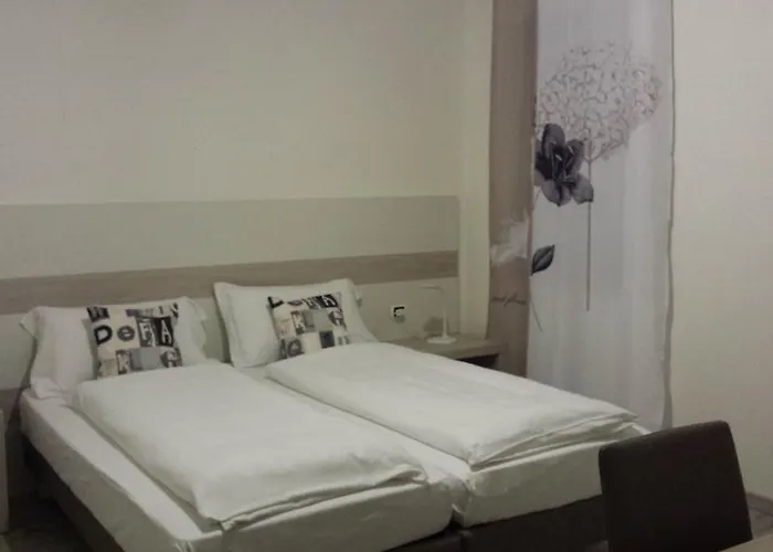 Nuova Ostiglia Bed & Breakfast 3*